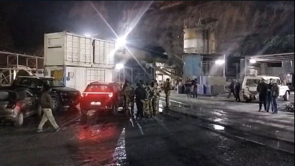 Uttarakhand News: चमोली में सुरंग में टकराई दो लोको ट्रेनें, THDC विद्युत परियोजना के कई मजदूर हुए घायल