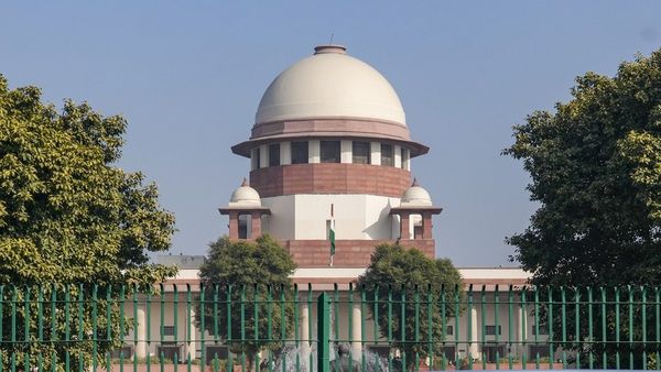 Winter Vacation Supreme Court: कब से है सुप्रीम कोर्ट में विंटर ब्रेक और अर्जेंट मामलों पर कैसे होगी सुनवाई?