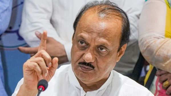 Ajit Pawar Last Post : प्लेन क्रैश से कुछ मिनट पहले क्या लिखा था अजित पवार ने? आखिरी पोस्ट बना चर्चा का विषय