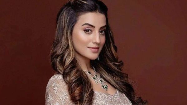 Akshara Singh Viral Video: अक्षरा सिंह ने क्यों कहा 'हाए दुनिया'? मची सनसनी, क्या पवन सिंह से कनेक्शन?