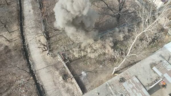 Kashmir News: कश्मीर में दहशत का अलर्ट! बारामूला नेशनल हाईवे पर संदिग्ध IED मिलने से हड़कंप, सर्च ऑपरेशन तेज