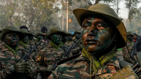 Bhairav Battalion Fact: भैरव बटालियन कमांडो चेहरे पर 'काला रंग' जैसा क्या लगाते हैं? और ऐसा क्यों करते हैं?