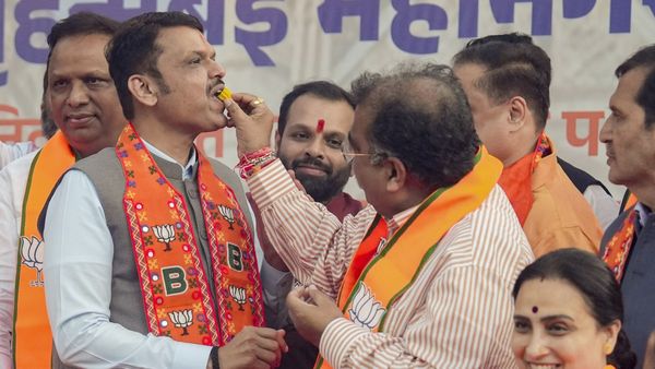 Ladki Bahin Yojana के ₹1500 की किस्त का 'कमाल'? 45 साल बाद BJP का BMC में 'बम-बम', ठाकरे ब्रदर्स क्लीन बोल्ड