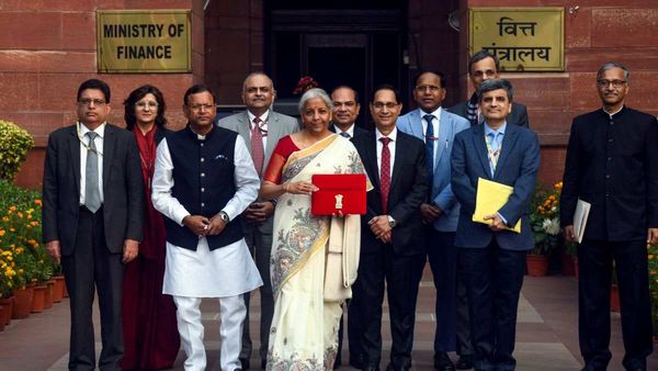 Budget Session Today: आज से बजट सत्र शुरू, टीडीपी ने उठाई सोशल मीडिया बैन की मांग; चेक करें पूरा शेड्यूल