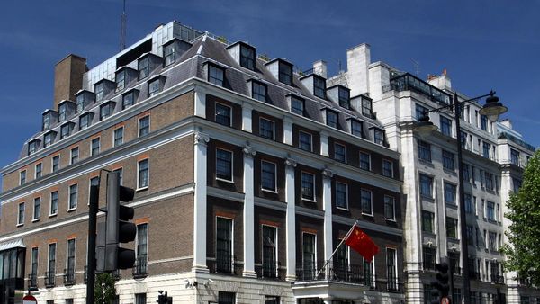 लंदन में चीन की ‘सुपर-एंबेसी’ या जासूसी अड्डा? तहखाने में 208 खुफिया कमरे देख घबराए US ने UK को किया अलर्ट