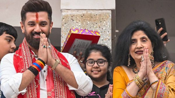 Bihar Politics: चिराग पासवान की मां जाएंगी राज्यसभा? LJPR प्रमुख ने क्या कहा?