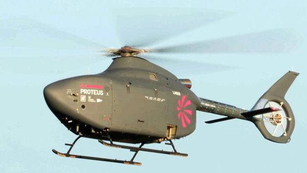 Defence News: पहली बार बिना पायलट के उड़ा हेलीकॉप्टर, हजार किलो सामान भी ढोया, जानिए किसने बनाया- Video