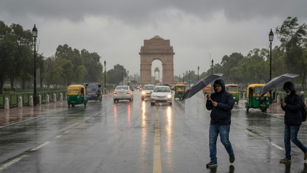Delhi NCR Weather Alert: दिल्ली वाले घर से निकलने से पहले सोच लें! तेज बारिश-आंधी-तूफान का रेड अलर्ट,खतरा बढ़ा