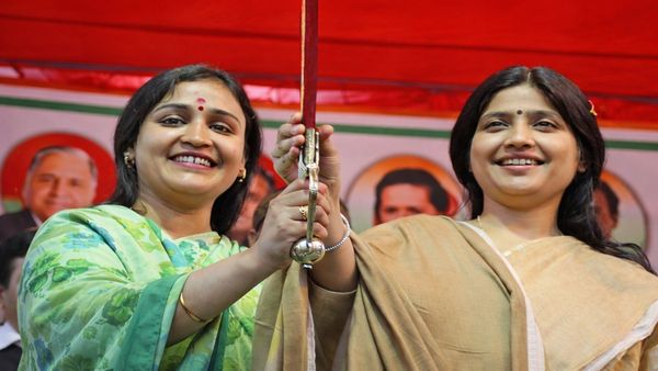 Aparna Yadav Divorce: जेठानी डिंपल यादव और देवरानी अपर्णा यादव में कौन है ज्यादा अमीर, देखें दोनों की नेटवर्थ