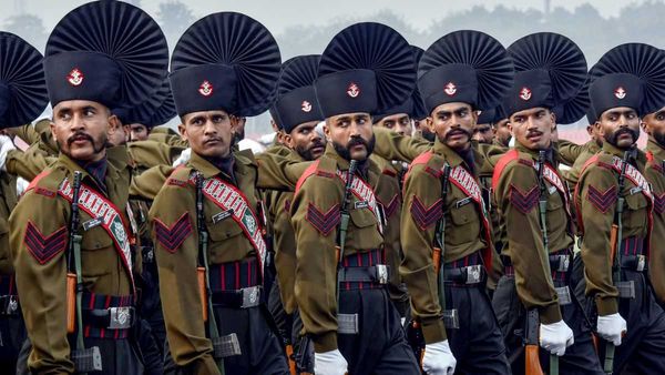 Indian Army की टॉप 10 रेजिमेंट, जिनके 'War Cry' से कांपता है पाकिस्तान, हमला करते समय किसकी बोलते हैं जय?