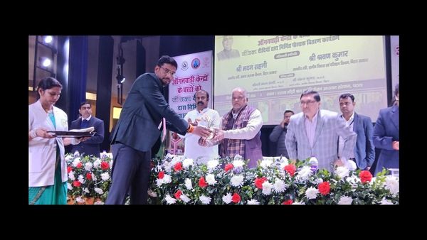 Bihar News: अब आंगनवाड़ी केंद्रों की तर्ज पर स्कूली बच्चों को भी जीविका दीदी की पोशाक देने की पहल : मंत्री