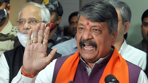 'फोकट प्रश्न मत पूछो,क्या घंटा होकर आया', इंदौर पानी कांड पर मंत्री विजयवर्गीय का निर्लज्ज जवाब, अब मांगी माफी