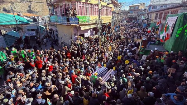 Iran Protest: ईरान के समर्थन में भारत में प्रदर्शन, इस राज्य में खामेनेई के पक्ष में सड़क पर उतरे लोग