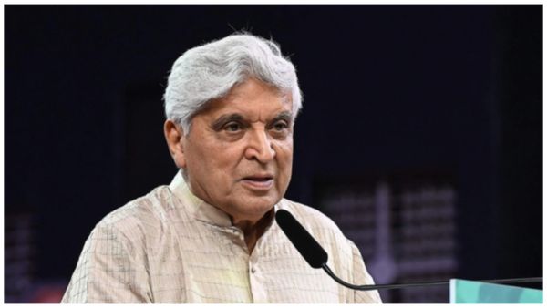 सबसे बड़ी वॉर फिल्म 'बॉर्डर 2' के मेकर्स को जावेद अख्तर ने लगाई भयंकर फटकार