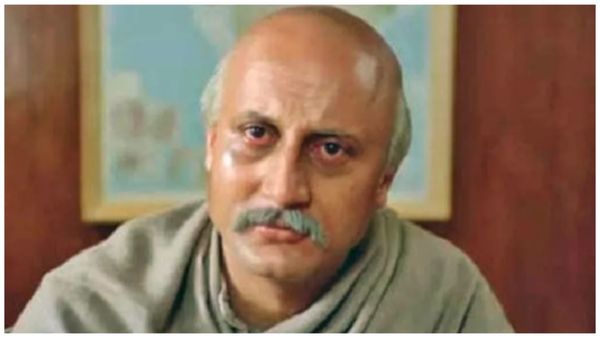 आखिर अनुपम खेर को क्यों करनी पड़ीं दो शादियां, कौन हैं पहली पत्नी? क्या सच में बेटे सिकंदर ने पिता को जड़ा तमाचा