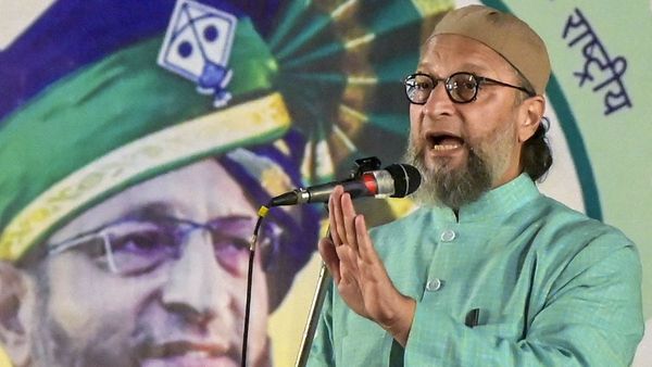 Asaduddin Owaisi: 'हिजाब पहनने वाली महिला बनेगी भारत की PM', ओवैसी पर भड़के सरमा, कह-जहर ना घोलें