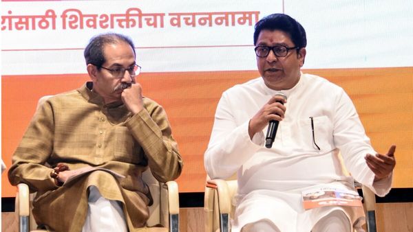 ठाकरे बंधुओं से दूर हो रहे हैं शिव सेना के परंपरागत मतदाता