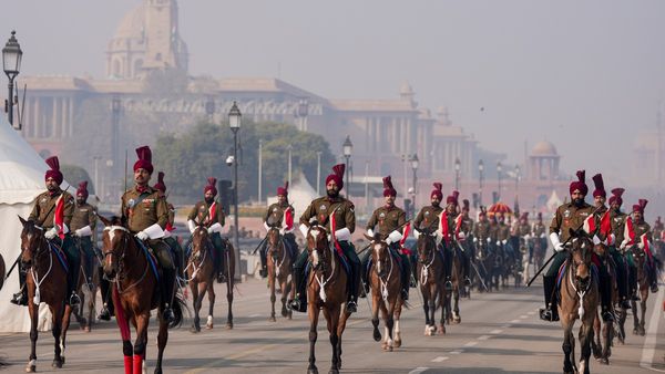 Republic Day Traffic Alert: बीटिंग रिट्रीट के कारण दिल्ली में ट्रैफिक डायवर्जन लागू, कौन-कौन से रूट रहेंगे बंद