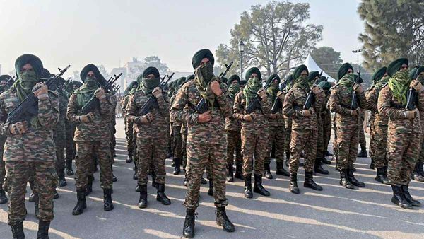 Republic Day Parade: इन युद्ध घोष से गूंज उठेगा कर्तव्य पथ, हाई जोश के साथ कौन से नारे लगाएगी इंडियन आर्मी?