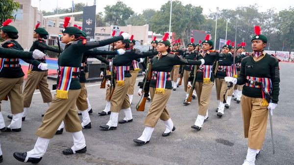 Republic Day Parade Tickets: सिर्फ ₹20 में खरीदें 26 जनवरी परेड की टिकट, Online यहां से ऐसे बुक करें