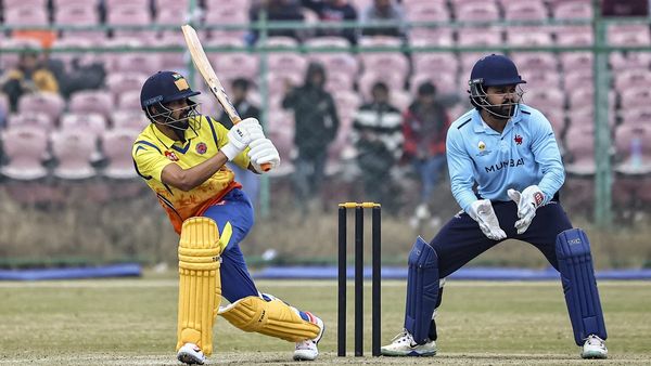 टीम इंडिया से ड्रॉप होने के बाद Ruturaj Gaikwad ने रचा इतिहास, शतक जड़ तोड़ डाला 22 साल पुराना रिकॉर्ड