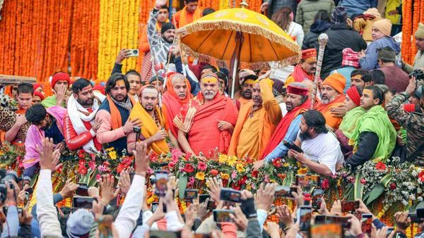 Shankaracharya Avimukteshwaranand: अनशन पर बैठे शंकराचार्य अविमुक्तेश्वरानंद की तबीयत बिगड़ी, अब कैसी है हालत?