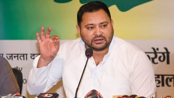 Tejashwi on Bihar Election: 'लोक नहीं तंत्र जीता', विदेश से लौटते ही तेजस्वी यादव ने चुनाव आयोग पर लगाए आरोप