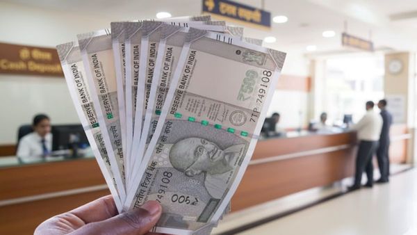 UP Pension: पेंशनभोगियों के लिए खुशखबरी! बुजुर्गों, विधवाओं और दिव्यांगों के खाते में आएंगे इतने ज्यादा पैसे