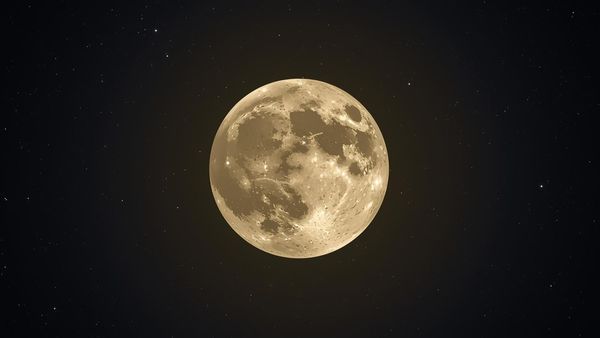 Supermoon FAQs: क्या होता है सुपरमून? क्यों चांद ज्यादा चमकीला और बड़ा दिखता है? wolf moon को लेकर हर डिटेल