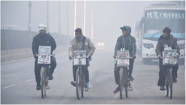 Aaj ka Mausam: कड़ाके की ठंड में 4 राज्यों में भारी बारिश का अलर्ट, 29 शहरों में शीतलहर, IMD की नई चेतावनी