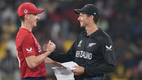 ENG vs NZ: इंग्लैंड की जीत से पाकिस्तान की उम्मीदें जिंदा, न्यूजीलैंड के लिए मुश्किल हुई आगे की राह