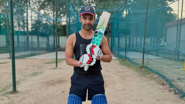 कौन हैं विधु विनोद चोपड़ा के बेटे अग्नि चोपड़ा? पाकिस्तान में खेलने के लिए किया रजिस्ट्रेशन? सामने आया सच