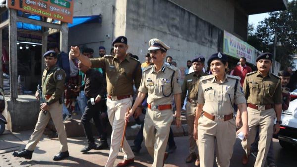 Ahmedabad School Bomb Threat: अहमदाबाद में हड़कंप! एक साथ कई स्कूलों को बम से उड़ाने की धमकी