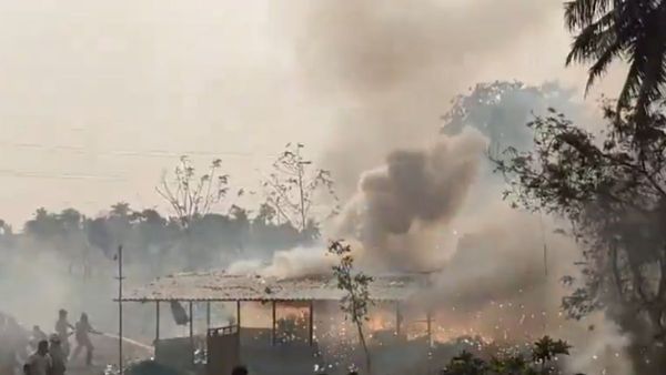 Andhra Pradesh: आंध्र प्रदेश में दर्दनाक हादसा! पटाखा फैक्ट्री में जोरदार विस्फोट से 18 लोगों की मौत, कई घायल