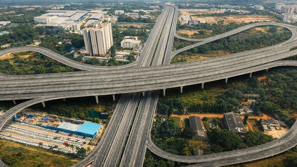 Bengaluru Business Corridor: 18 महीने में पूरा होगा 74 किमी का मेगा प्रोजेक्ट, मिलेगी जाम से मुक्ति