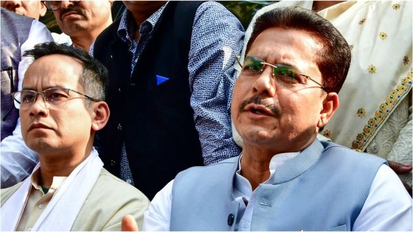 चुनाव से पहले असम में नौटंकी! सुबह इस्तीफा, शाम तक वापसी, क्या हुआ 4 घंटे में? क्या BJP से मिला था ऑफर