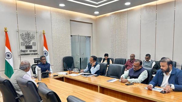 Bihar News: प्रत्यय अमृत ने खेल विभाग की समीक्षा की; सुरक्षा, निगरानी, PPP मॉडल व संस्थागत सुधारों पर जोर