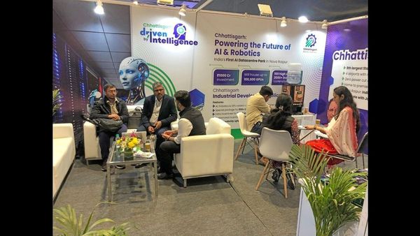 AI Impact Summit में छत्तीसगढ़ का स्टॉल बना आकर्षण का केंद्र