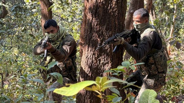 Chhattisgarh Naxal Encounter: छत्तीसगढ़ में 'ऑपरेशन कगार' का बड़ा प्रहार, कर्रेगुट्टा इलाके में 5 नक्सली ढेर