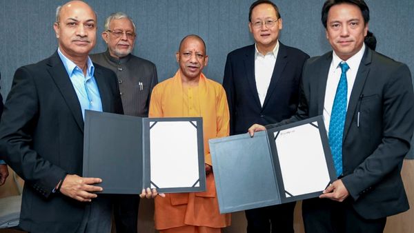 CM Yogi Japan Visit 2026 : टोक्यो में योगी का 'मिशन यूपी', CM ने जापानी उद्योगपतियों को दिया निवेश का न्योता