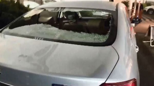 दिल्ली में गैंगस्टर लॉरेंस की लीगल टीम के वकील की कार पर अज्ञात हमलावरों ने चलाईं गोलियां, 1 शख्‍स घायल