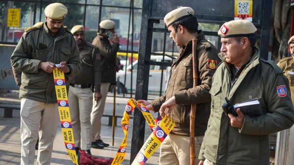 दिल्ली पुलिस की क्राइम ब्रांच ने नकली दवा फैक्ट्री का किया भंडाफोड़, मास्टर कोऑर्डिनेटर गिरफ्तार