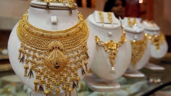 Gold Rate Today: होली से पहले खुशखबरी! 27 फरवरी को फिर सस्ता हो गया सोना, 10 ग्राम की अब इतनी हो गई कीमत
