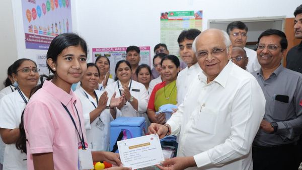 Gujarat: सीएम भूपेंद्र पटेल ने HPV वैक्‍सीनेशन कैंपेन की शुरूआत, सर्वाइकल कैंसर से सुरक्षा करेगा ये टीका
