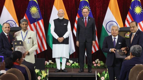 India Malaysia MoUs: आयुर्वेद, UPI से लेकर सेमीकंडक्टर तक, भारत-मलेशिया के बीच इन 16 समझौतों पर मुहर