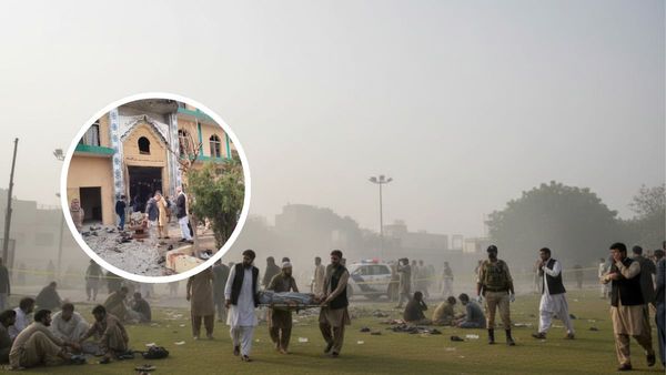 Pakistan Blast: जुमे की नमाज के वक्त ब्लास्ट से कांपा पाकिस्तान, 31 की मौत, पूरे शहर में लगी इमरजेंसी