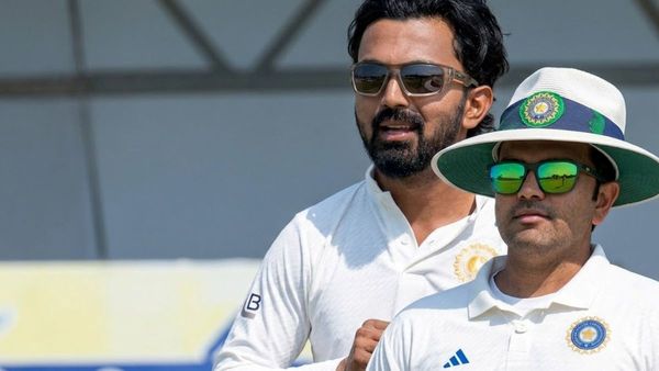 VIDEO: अरे ये क्या था केएल राहुल! फील्डिंग छोड़ गेंदबाजी करने आए, पहली गेंद में बन गया मजाक