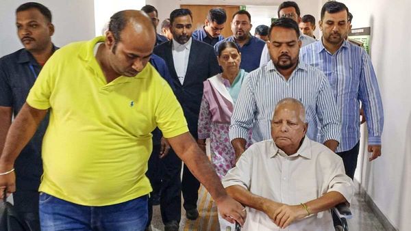 Land-for-Jobs Case: 'निजी जागीर की तरह किया इस्तेमाल', लालू परिवार के खिलाफ आरोप तय