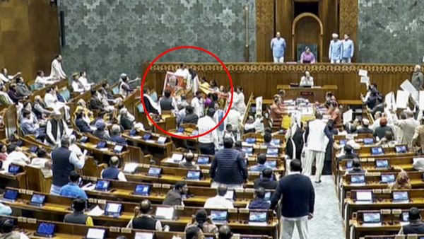 'विपक्ष की महिला सांसदों ने घेर ली पीएम मोदी की कुर्सी, मंशा हमला करने की थी', भाजपा ने लगाए गंभीर आरोप