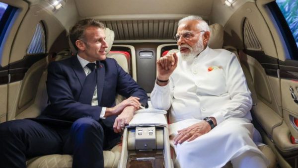 Modi Macron Meeting: पीएम मोदी के साथ कार में क्या थी वो सीक्रेट चर्चा? गद-गद हुए मैक्रों, बोले-  'Jai Ho'
